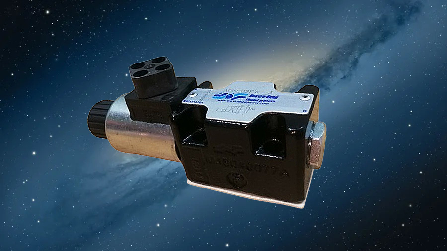 galassia-con-nucleo-bianco-4k-a6irb13lyh2w8jwpa copia